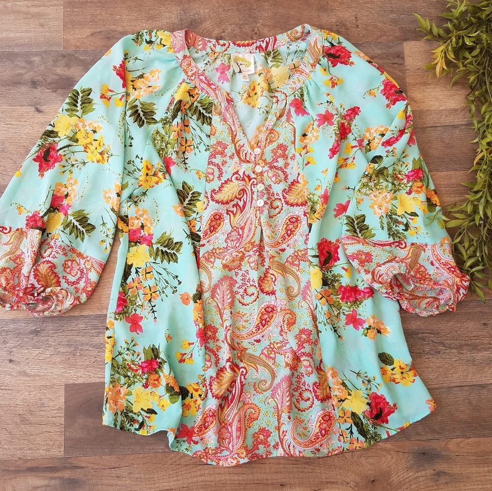 Anthropologie • Fig & Flower Floral Flowy Top